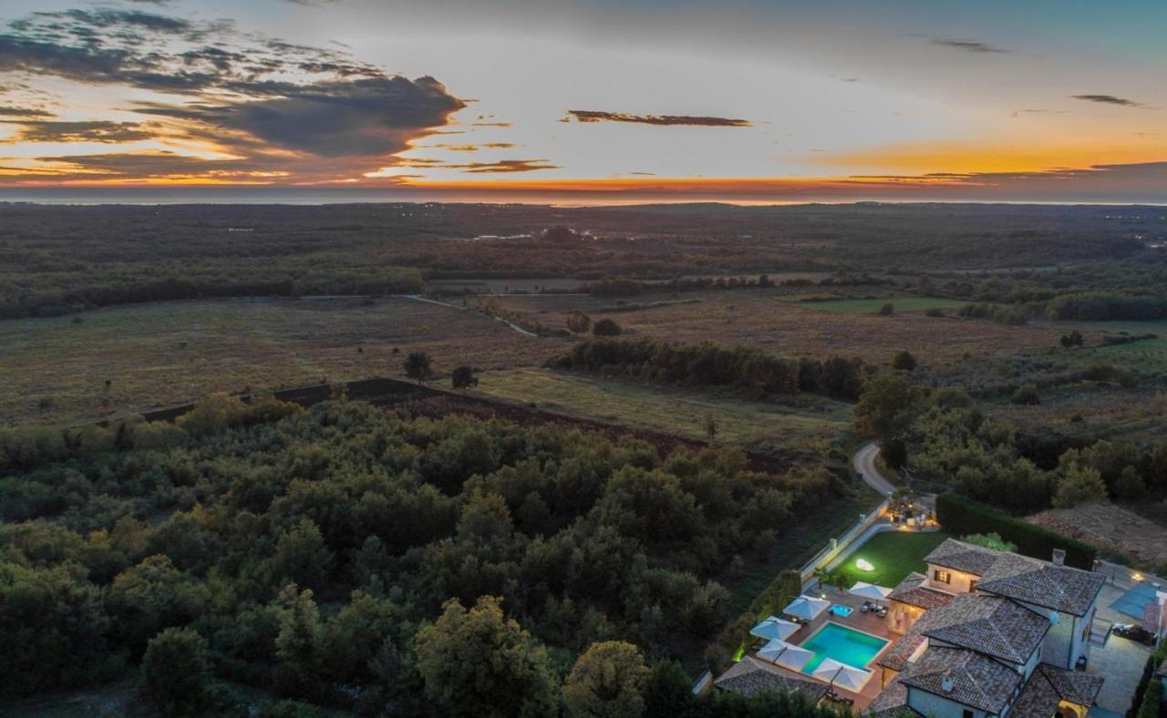 Villa Carolus-Luxurious Istrian Villa Barat  Exterior photo
