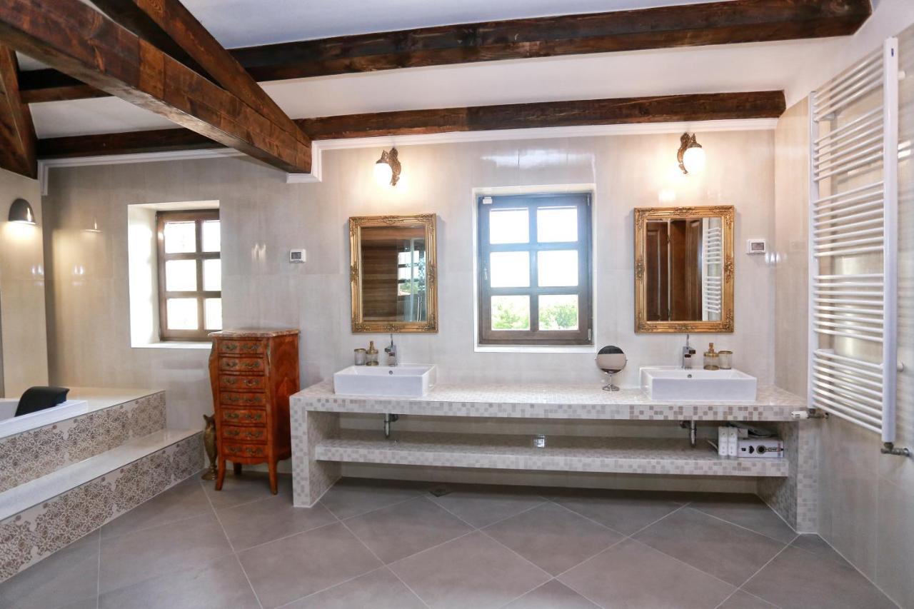 Villa Carolus-Luxurious Istrian Villa Barat  Exterior photo